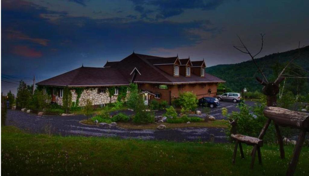 Auberge La Cote D'Or Petite-Riviere-Saint-Francois Exterior photo