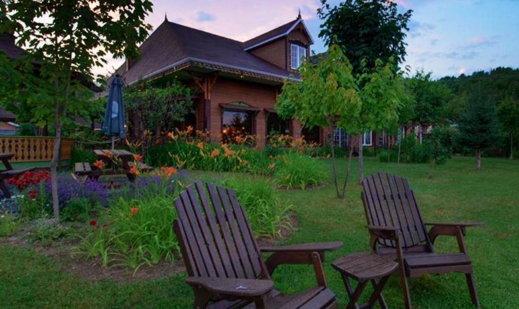 Auberge La Cote D'Or Petite-Riviere-Saint-Francois Exterior photo