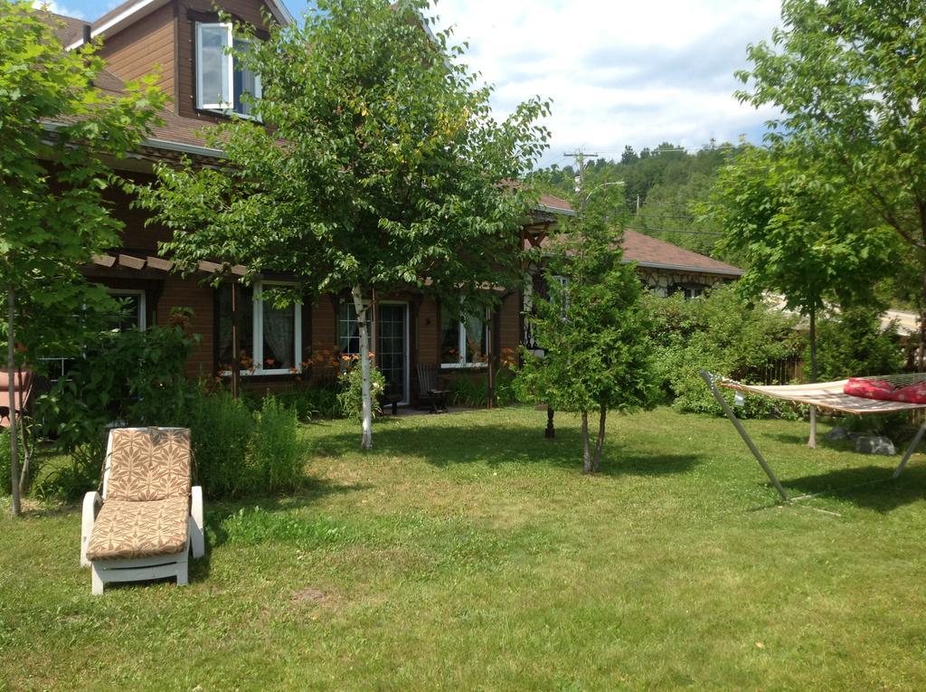 Auberge La Cote D'Or Petite-Riviere-Saint-Francois Exterior photo