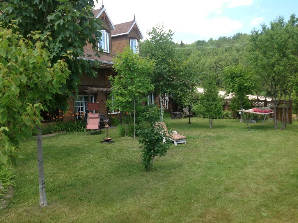 Auberge La Cote D'Or Petite-Riviere-Saint-Francois Exterior photo