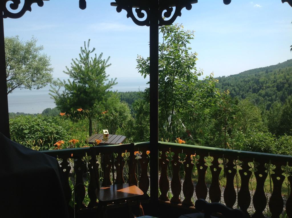 Auberge La Cote D'Or Petite-Riviere-Saint-Francois Exterior photo