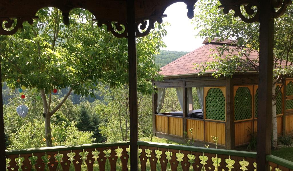 Auberge La Cote D'Or Petite-Riviere-Saint-Francois Exterior photo