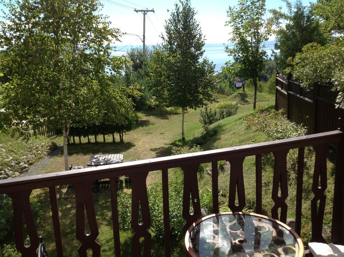 Auberge La Cote D'Or Petite-Riviere-Saint-Francois Exterior photo