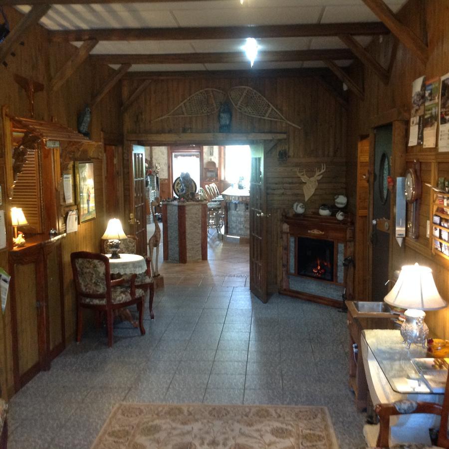 Auberge La Cote D'Or Petite-Riviere-Saint-Francois Exterior photo